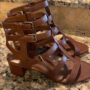 Sandal tumbled tan color